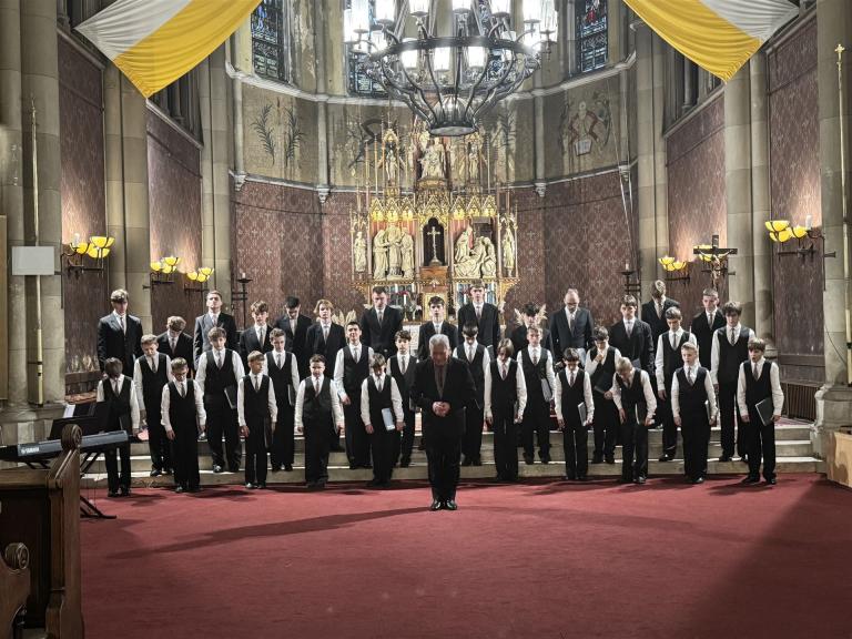 Dank an den Knaben- und Jugendchor der Mukatschewoer Chorschule